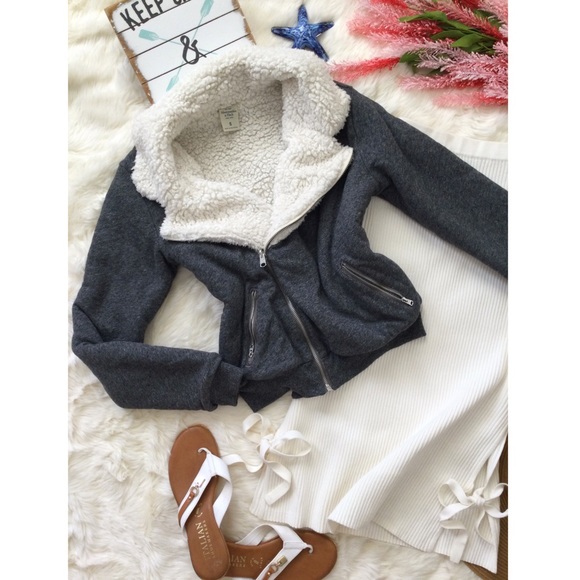SOLD🚫Abercrombie & Fitch Iron Range Sherpa - Picture 9 of 12